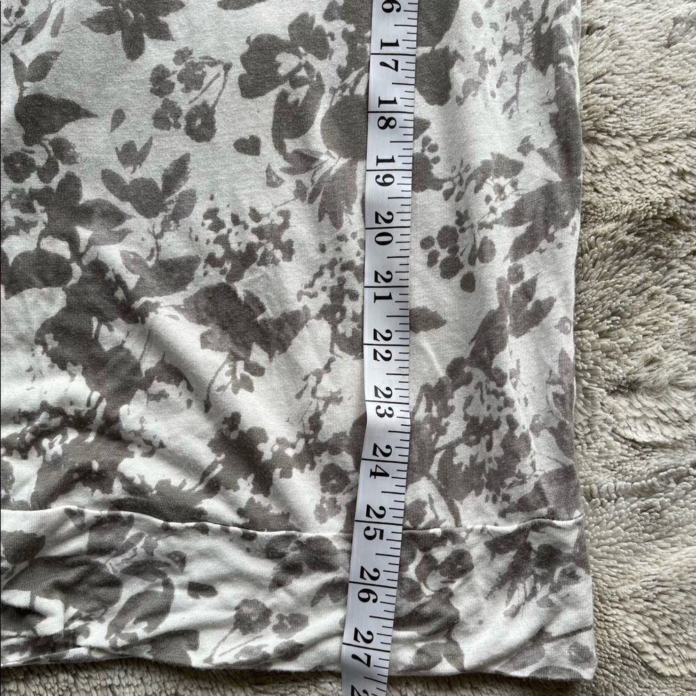 𝅺anthropologie Post stamp v-neck floral drop back tie  3/4 sleeve top Large - Picture 11 of 11